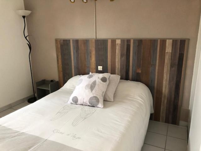 Logis Hotel Le Clos Saint Loup Bram 외부 사진